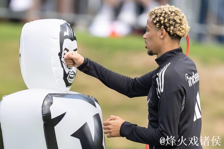 罗马诺：纽卡正式报价求购埃基蒂克，总价超过7000万欧